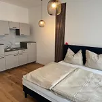 Smartes Apartment, Design, Queensize-Bett
